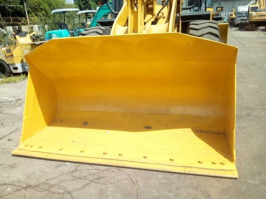 รถตักล้อยาง TCM รุ่น L 27