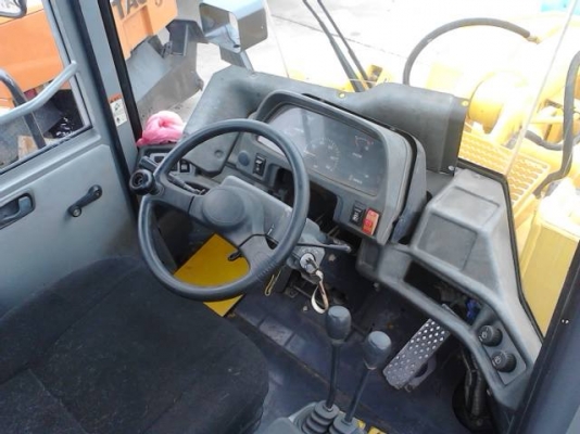 รถตักล้อยาง TCM รุ่น L 27