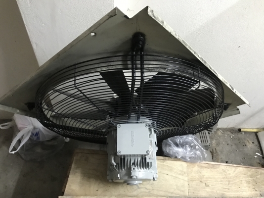 ขายพัดลมระบายอากาศเครื่องจักร Siemens 3HP. 380V ใบใหญ่ลมแรง หมุนนิ่ม พร้อมใช้งาน สารารถดัดแปลงใช้งานได้หลากหลายครับ