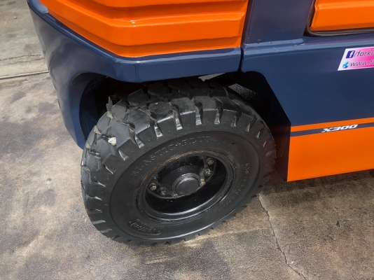 ขายรถตักยางพาราตักทะลายปาล์ม