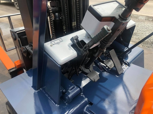 ขายรถตักยางพาราตักทะลายปาล์ม