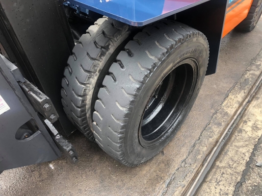 ขายรถตักยางพาราตักทะลายปาล์ม