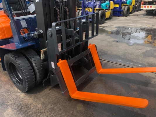 ขายรถตักยางพาราตักทะลายปาล์ม