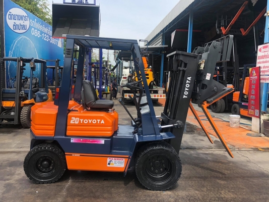 ขายรถตักยางพาราตักทะลายปาล์ม