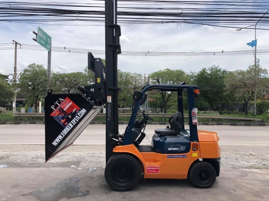 ขายรถตักยางพาราตักทะลายปาล์มยกได้สูง5เมตรงาเทได้ล้อหน้าคู่เกียร์ธรรมดา