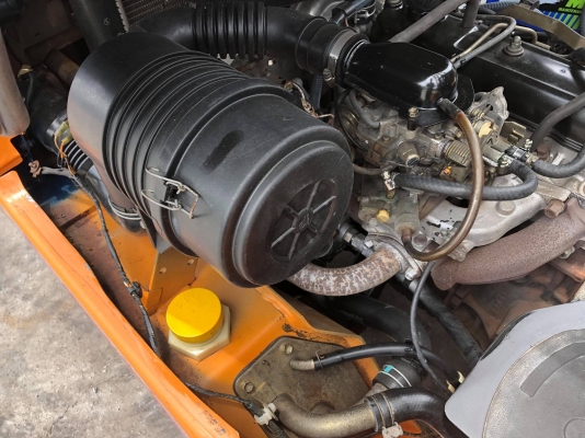 ขายรถตักยางพาราตักทะลายปาล์มยกได้สูง5เมตรงาเทได้ล้อหน้าคู่เกียร์ธรรมดา