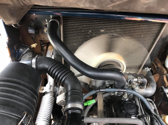 ขายรถตักยางพาราตักทะลายปาล์มยกได้สูง5เมตรงาเทได้ล้อหน้าคู่เกียร์ธรรมดา