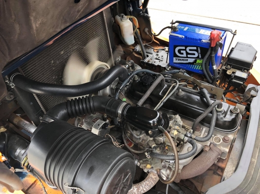 ขายรถตักยางพาราตักทะลายปาล์มยกได้สูง5เมตรงาเทได้ล้อหน้าคู่เกียร์ธรรมดา