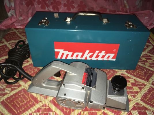 กบไฟฟ้า makita 1600 แท้ กบไฟฟ้า makita 1600 แท้