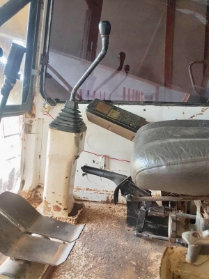 KOMATSU PC 200-5 คอนโทรลยาว เอกสารอินวอย รถพร้อมใช้งานได้เลยครับ เครื่องเดิมปั๊มเดิมทำงานแรงดีไม่มีโหลด แอร์เย็น ช่วงล่างเอวแน่น