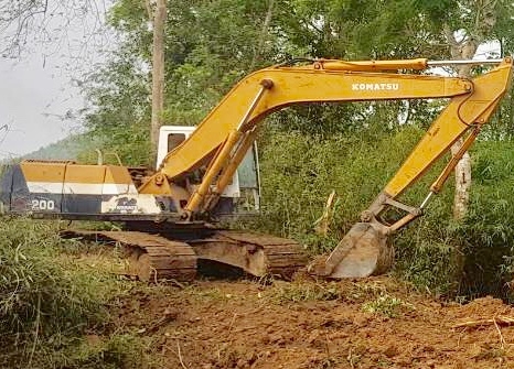 KOMATSU PC 200-5 คอนโทรลยาว เอกสารอินวอย รถพร้อมใช้งานได้เลยครับ เครื่องเดิมปั๊มเดิมทำงานแรงดีไม่มีโหลด แอร์เย็น ช่วงล่างเอวแน่น