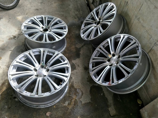 ขอบ19นิ้ว5รู114 ชุดนี้ราคา 8500 บาท