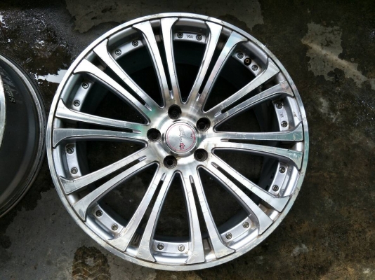 ขอบ19นิ้ว5รู114 ชุดนี้ราคา 8500 บาท