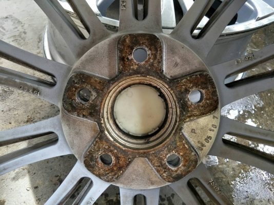 ขอบ19นิ้ว5รู114 ชุดนี้ราคา 8500 บาท