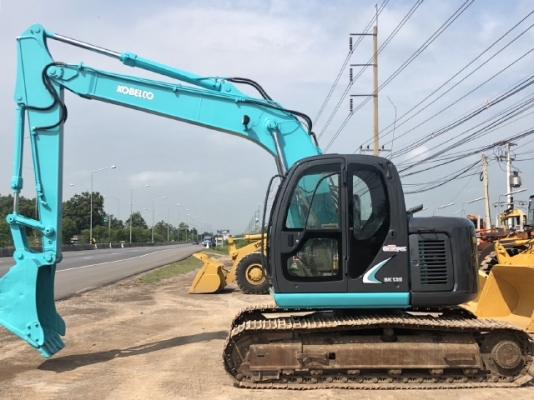 ขายรถขุด KOBELCO SK135SR มีลายหัวกระแทก นำเข้าเองจากญี่ปุ่น สภาพสวยพร้อมใช้ มีVDOการทำงานครับ