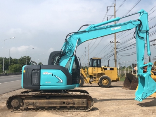 ขายรถขุด KOBELCO SK135SR มีลายหัวกระแทก นำเข้าเองจากญี่ปุ่น สภาพสวยพร้อมใช้ มีVDOการทำงานครับ