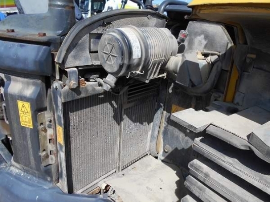 เปิดจองราคาพิเศษ KOMATSU PC 30MR-2 นำเข้าจากญี่ปุ่นโดยตรง ชั่วโมงทำงานน้อยมาก พร้อมลายแย๊ก โทร.086-303-9797 กู๋อ๋า