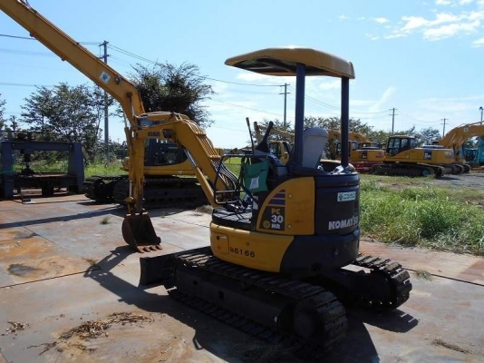 เปิดจองราคาพิเศษ KOMATSU PC 30MR-2 นำเข้าจากญี่ปุ่นโดยตรง ชั่วโมงทำงานน้อยมาก พร้อมลายแย๊ก โทร.086-303-9797 กู๋อ๋า