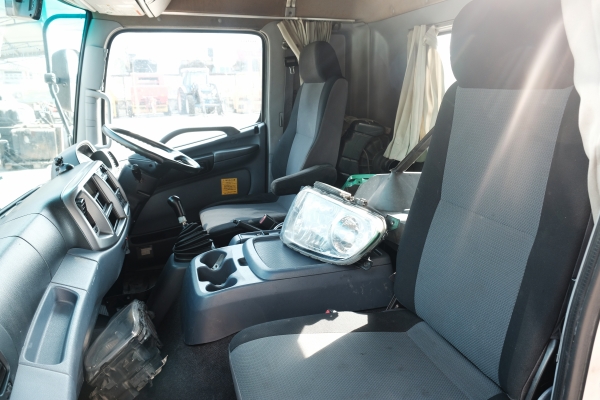 หัวเก๋ง Hino Mega