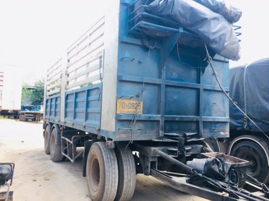 ลูกพ่วงคอกเหล็ก ไม่ดัมพ์สามเพลา ช่วงยาว 7 เมตร ปี 55 ยางดี พร้อมใช้งาน