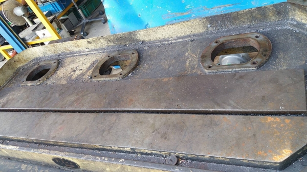 โต๊ะทำงานเหล็กหล่อ