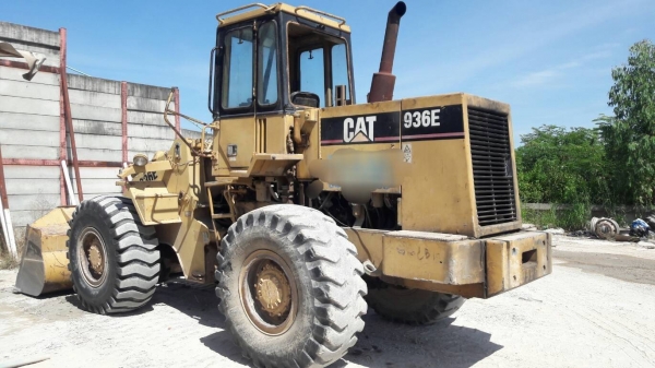 ขาย 520,000 รถตักเอวอ่อน CAT 936 E เครื่องดี เกียร์แรง เอวแน่น ยางดีเหมือนใหม่ เอกสารเล่มทะเบียน รถอยู่ อุดร 064-191-1112
