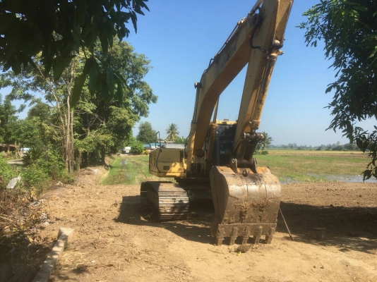 มี VDO ให้ชม. KOMATSU PC200-6 ระบบไฟเต็ม ไม่มีเอกสาร ราคา 720000 มี VDO ให้ชม. KOMATSU PC200-6 ระบบไฟเต็ม ไม่มีเอกสาร ราคา 720000