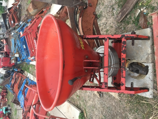 ขายเครื่องหว่ายปุ๋ย ขายเครื่องหว่ายปุ๋ย