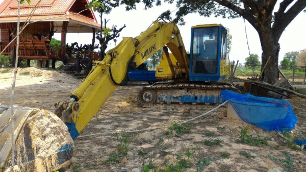 ขาย 395,000 KOMATSU pc 100-5 ไฟฟ้าครบ เครื่องดี ปั้มแรง เอวแน่น ช่วงล่างแน่น เอกสารอินวอยทร์ รถสวยพร้อมใช้ รถอยู่ ขอนแก่น 090-772-3710 090-772-3708