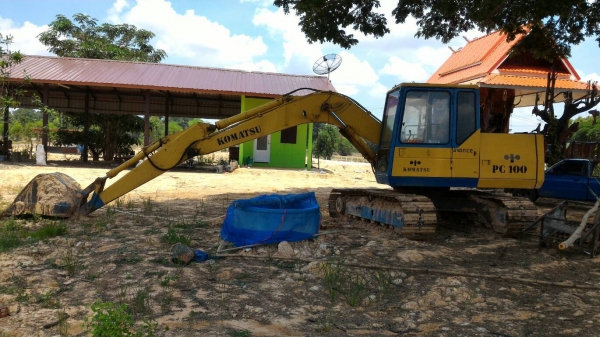 ขาย 395,000 KOMATSU pc 100-5 ไฟฟ้าครบ เครื่องดี ปั้มแรง เอวแน่น ช่วงล่างแน่น เอกสารอินวอยทร์ รถสวยพร้อมใช้ รถอยู่ ขอนแก่น 090-772-3710 090-772-3708