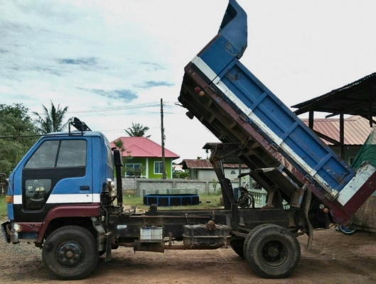 ISUZU NRR 175 HP 6BG1 หกล้อดั๊มพ์ เครื่องแรงดีไม่มีเยิ้ม กระบะดั๊มพ์ 5 ตันยาว 3.60 เมตร ยาง 8.25 ขอบ