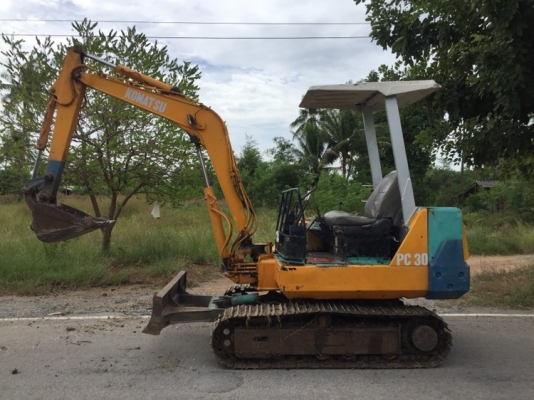 ขายครับ pc30-6 เครื่องดี  ระบบดี พร้อมใช้