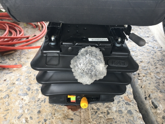 ขายด่วน CATใส่รถแทรค์เตอร์รถแม็คโค