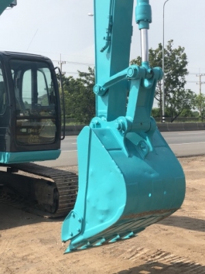 ขายรถขุด KOBELCO SK135SR มีลายหัวกระแทก นำเข้าเองจากญี่ปุ่น สภาพสวยพร้อมใช้ มีVDOการทำงานครับ