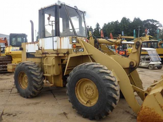 ขายรถตัก ยี่ห้อTCM รุ่น 835 ขายรถตัก ยี่ห้อTCM รุ่น 835