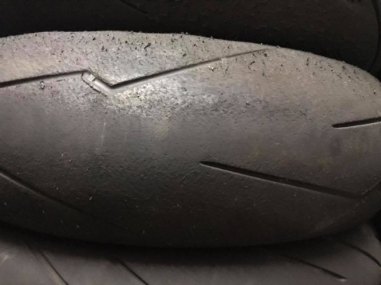 ยางจากสนาม Pirelli supercorsa สายฟ้า สภาพสวย ถูกๆ นุ่มๆ หนึบๆ