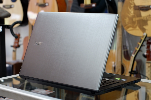 โน้ตบุ๊ค Acer E5-475G-332Q Core i3-6006U Ram4G HDD500GB สภาพใหม่ ประกันศูนย์ถึง กค 2019