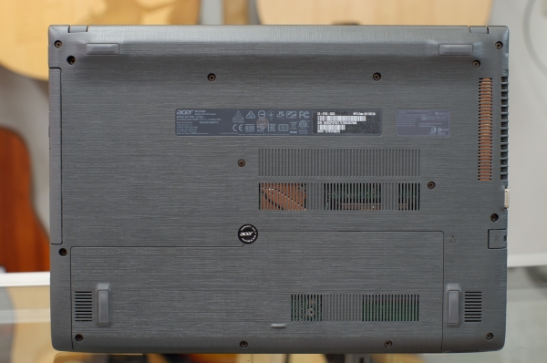 โน้ตบุ๊ค Acer E5-475G-332Q Core i3-6006U Ram4G HDD500GB สภาพใหม่ ประกันศูนย์ถึง กค 2019