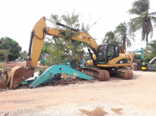 ขายจ้า..CATETPILLAR  320C  เก่าใน  สภาพดี  แทรคใหญ่  เดิมๆๆเครื่องปั๊มดี  เิกสารเล่มทะเบียน  พร้อมใช้  โทร  089-3818694  จ๊อย