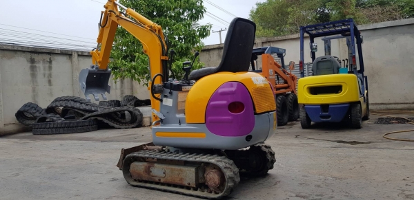 รถขุดขนาดเล็ก KOBELCO SK007-3 สำหรับงานที่แคบ ฐานกว้าง90เซนติเมตรและมีออบชั่นพิเศษปรับลดได้แคบสุด65เซนติเมตร (สามารถลอดประตูบ้านได้)พร้อมไลน์กระแทก ครบทุกมิติการทำงาน พิเศษสามารถยึดและหดแทรกยางได้ ชม.การใช้งาน3000ชม. ราคา215,000 บาทสนใจติดต่อ 081-8416818,