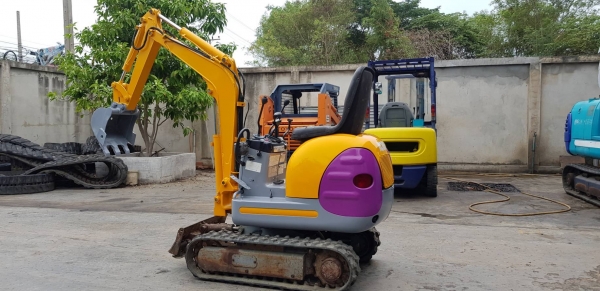 รถขุดขนาดเล็ก KOBELCO SK007-3 สำหรับงานที่แคบ ฐานกว้าง90เซนติเมตรและมีออบชั่นพิเศษปรับลดได้แคบสุด65เซนติเมตร (สามารถลอดประตูบ้านได้)พร้อมไลน์กระแทก ครบทุกมิติการทำงาน พิเศษสามารถยึดและหดแทรกยางได้ ชม.การใช้งาน3000ชม. ราคา215,000 บาทสนใจติดต่อ 081-8416818,