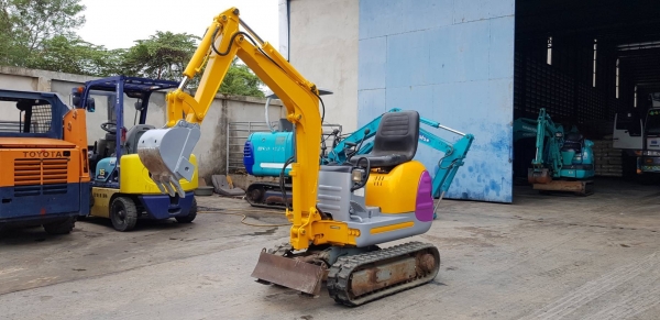 รถขุดขนาดเล็ก KOBELCO SK007-3 สำหรับงานที่แคบ ฐานกว้าง90เซนติเมตรและมีออบชั่นพิเศษปรับลดได้แคบสุด65เซนติเมตร (สามารถลอดประตูบ้านได้)พร้อมไลน์กระแทก ครบทุกมิติการทำงาน พิเศษสามารถยึดและหดแทรกยางได้ ชม.การใช้งาน3000ชม. ราคา215,000 บาทสนใจติดต่อ 081-8416818,
