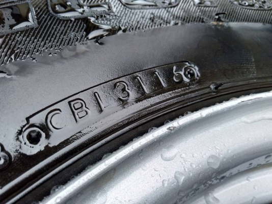 ล้อกระทะอีซูซุ ขอบ15 6รู พร้อมยางบริดสโตน 215/70R15 ปี16