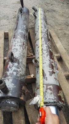 กระบอกไฮดรอลิค ขนาดยาว 120 cm แกนโต 4&rdquo;(100mm) เข้ามา 1 คู่ สภาพสวยพร้อมใช้