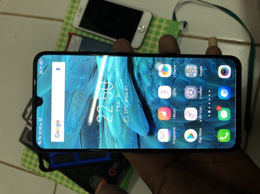 Vivo v11pro รุ่นท๊อป เครื่องสเปคแรงมาก ขายถูก