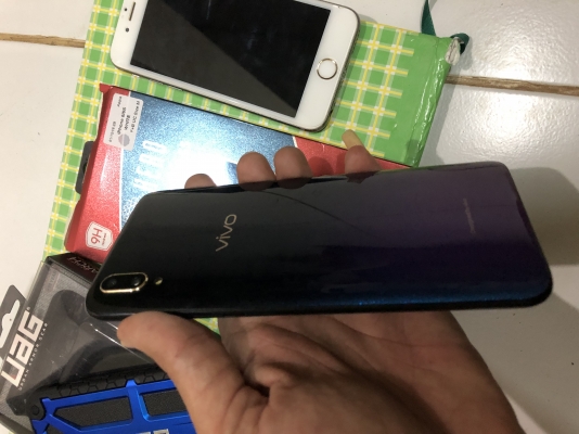 Vivo v11pro รุ่นท๊อป เครื่องสเปคแรงมาก ขายถูก Vivo v11pro รุ่นท๊อป เครื่องสเปคแรงมาก ขายถูก