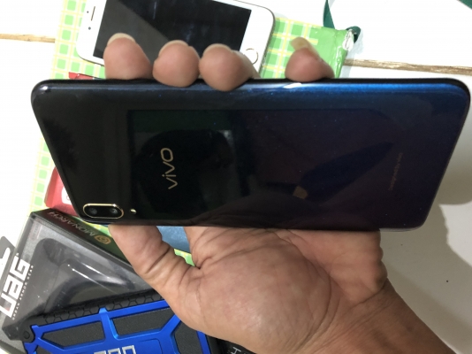 Vivo v11pro รุ่นท๊อป เครื่องสเปคแรงมาก ขายถูก Vivo v11pro รุ่นท๊อป เครื่องสเปคแรงมาก ขายถูก