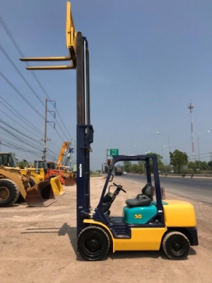 ขายรถฟอร์คลิฟต์ KOMATSU FD30T-12 รถนอกนำเข้าเองจากญี่ปุ่น สภาพสวยพร้อมใช้ มีVDOการทำงานครับ