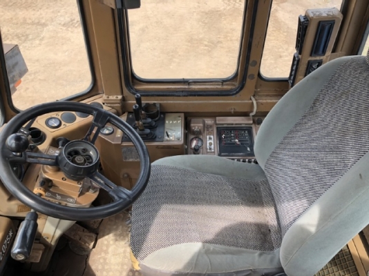 ขายรถตักล้อยาง CAT 936F นำเข้าเองจากญี่ปุ่น สภาพสวยพร้อมใช้ มีVDOการทำงานครับ