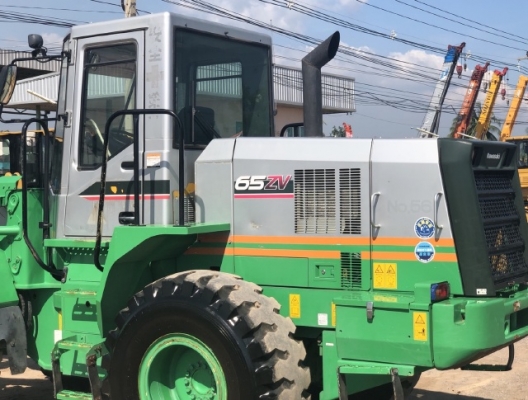 ขายรถตักล้อยาง KAWASAKI 65ZV-2 ปี 2012 (เทียบเท่า WA320) นำเข้าเองจากญี่ปุ่น สภาพสวยพร้อมใช้ มีVDOการทำงานครับ